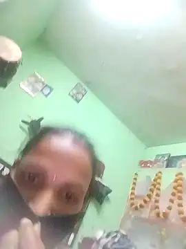 Snapshot of RAYI_Queen_4 chatting on October 21, 5:24 pm RAYI Queen 4 online show from October 21, 5:24 pm