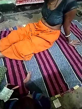 Snapshot of RAYI_Queen_4 chatting on October 30, 3:46 pm RAYI Queen 4 online show from October 30, 3:46 pm