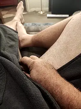 Snapshot of hubbyfun19 chatting on November 10, 6:12 am hubbyfun19 online show from November 10, 6:12 am