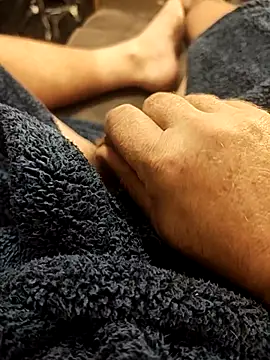 Snapshot of hubbyfun19 chatting on November 22, 6:45 am hubbyfun19 online show from November 22, 6:45 am