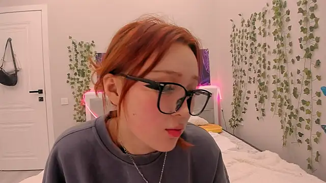 yuna loon online show from November 18, 3:49 pm