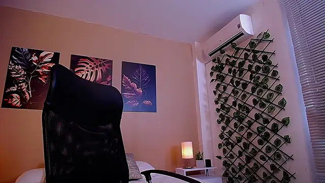 ChristopherBlack  online show from November 5, 1:11 pm