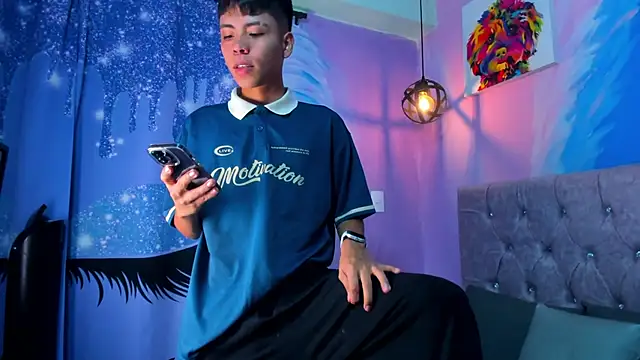 MaxiWildd online show from February 11, 12:43 pm