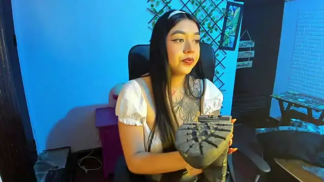 Snapshot of Keyla_Cutte chatting on October 17, 2:48 am Keyla Cutte online show from October 17, 2:48 am