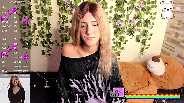 Snapshot of Amy_Moonlight chatting on November 17, 10:15 pm Amy Moonlight online show from November 17, 10:15 pm