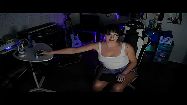 TheSlutMuffin online show from December 4, 7:28 am