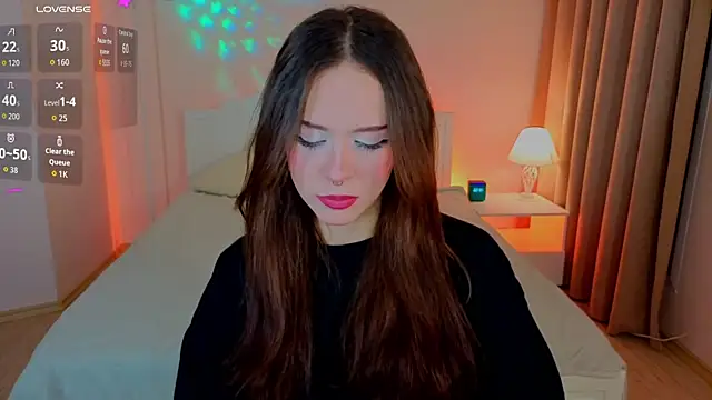 Snapshot of Adetta chatting on November 13, 10:58 am Adetta online show from November 13, 10:58 am