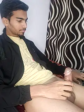 Snapshot of Sweetfucker_ chatting on November 17, 8:09 am Sweetfucker online show from November 17, 8:09 am