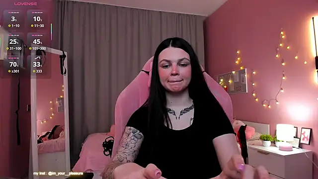 Michela Fruet online show from November 30, 1:09 am