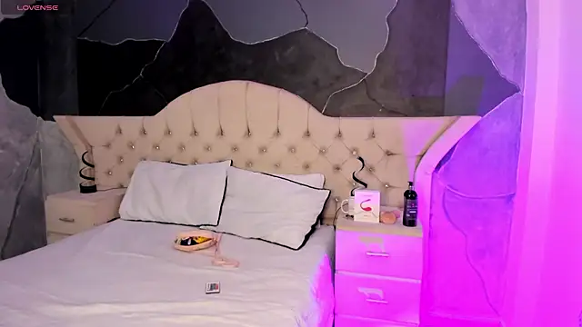 AmbarFoxx  online show from September 13, 5:07 am