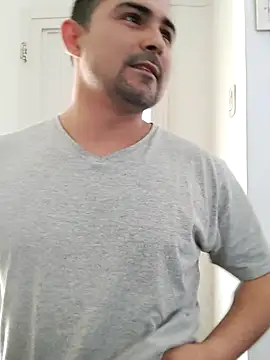 Bradd 32 online show from September 14, 6:29 pm