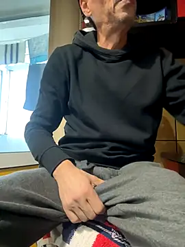 Snapshot of adiluci1 chatting on October 5, 2:26 pm adiluci1 online show from October 5, 2:26 pm