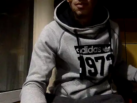 Snapshot of adiluci1 chatting on October 24, 5:53 pm adiluci1 online show from October 24, 5:53 pm