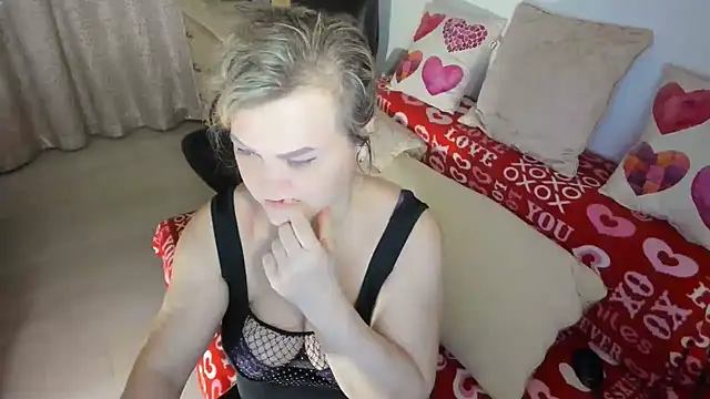 MildMature online show from April 5, 8:39 pm