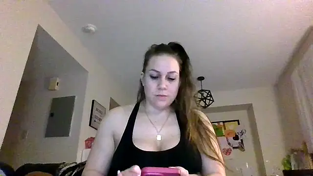 Snapshot of thedevinemama chatting on February 20, 3:03 am thedevinemama online show from February 20, 3:03 am