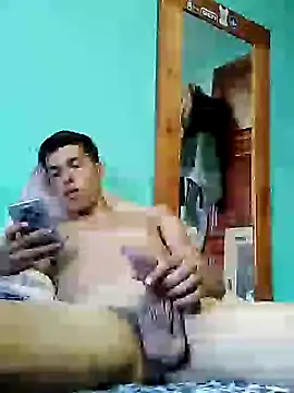 Snapshot of frankitocam4 chatting on February 8, 10:24 pm frankitocam4 online show from February 8, 10:24 pm