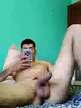 Snapshot of frankitocam4 chatting on February 10, 5:28 pm frankitocam4 online show from February 10, 5:28 pm