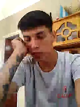 Snapshot of frankitocam4 chatting on March 4, 1:39 pm frankitocam4 online show from March 4, 1:39 pm