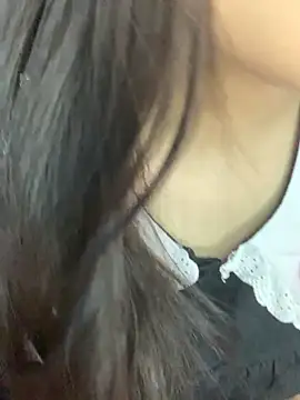 Snapshot of Linhtruong_ chatting on December 2, 4:40 am Linhtruong online show from December 2, 4:40 am