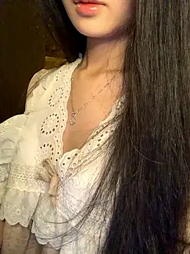 Nhinhi18 online show from April 10, 3:39 pm