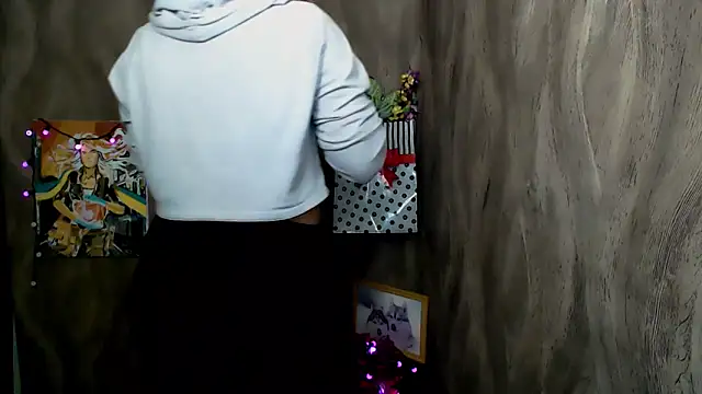 Snapshot of Linda_S_ chatting on December 18, 4:24 pm Linda S online show from December 18, 4:24 pm