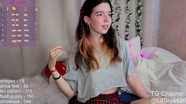 Snapshot of little_Teya chatting on September 10, 8:36 am little Teya online show from September 10, 8:36 am