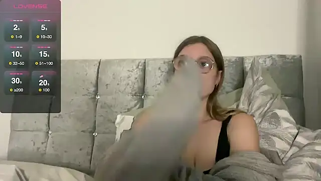 BustyKellyXXX online show from October 12, 6:07 pm