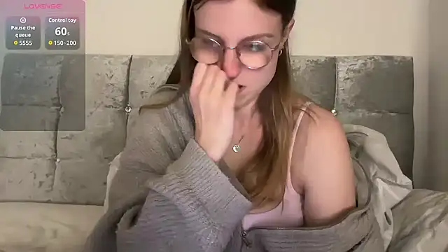 BustyKellyXXX online show from April 9, 7:30 pm