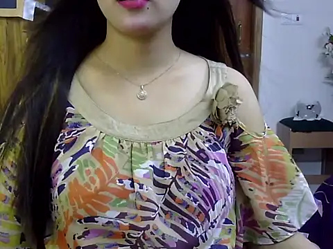 Snapshot of Obonti_2000 chatting on October 22, 5:13 pm Obonti 2000 online show from October 22, 5:13 pm