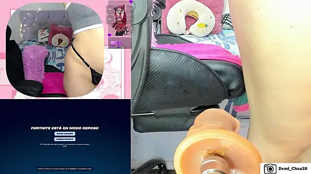 Snapshot of demi_chan chatting on November 21, 8:46 am demi chan online show from November 21, 8:46 am