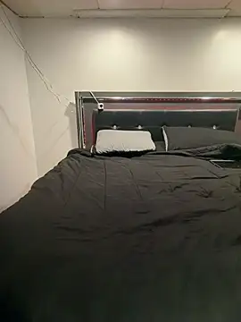 GQ9inchs online show from February 11, 1:27 pm