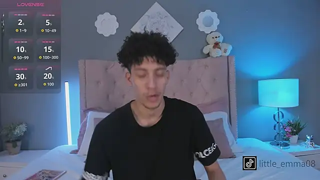 Joe And Emma online show from November 4, 9:03 pm