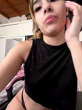 Snapshot of Babylovetiernax chatting on October 9, 2:37 pm Babylovetiernax online show from October 9, 2:37 pm