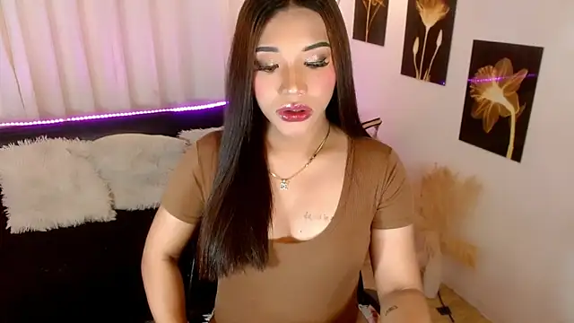 Snapshot of Ubanescka chatting on December 14, 6:12 pm Ubanescka online show from December 14, 6:12 pm