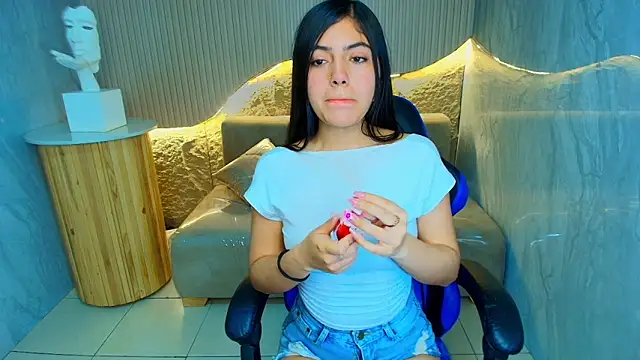 Snapshot of cami_goddess_r chatting on October 15, 12:38 pm cami goddess r online show from October 15, 12:38 pm