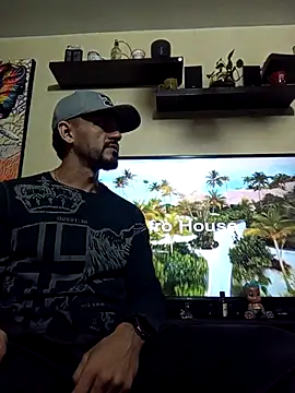 Snapshot of andrusstik chatting on November 23, 4:34 am andrusstik online show from November 23, 4:34 am