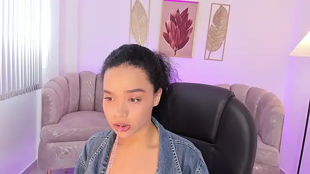 Snapshot of Ayshel_cooperr chatting on October 12, 4:17 pm Ayshel cooperr online show from October 12, 4:17 pm