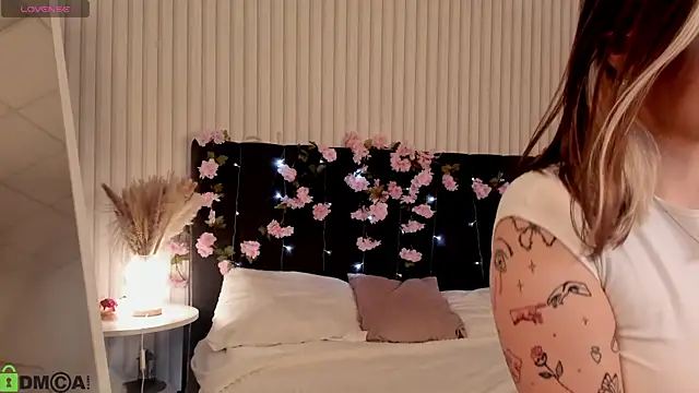 Kati Li online show from October 7, 10:56 am