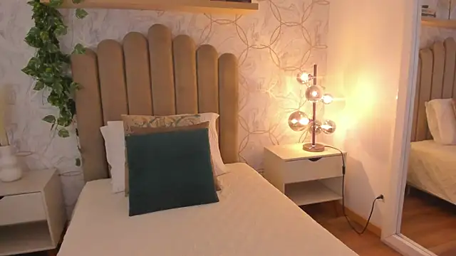 Snapshot of Zafiro22_ chatting on December 23, 3:37 am Zafiro22 online show from December 23, 3:37 am