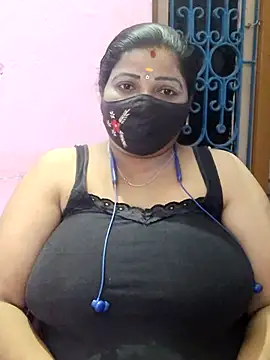 Snapshot of lathikaqueentamil chatting on December 16, 5:07 pm lathikaqueentamil online show from December 16, 5:07 pm