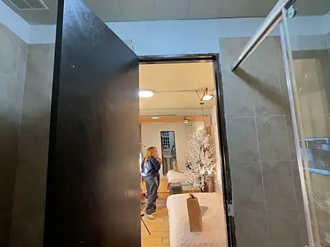 Snapshot of CamilleMilano chatting on September 14, 5:28 am CamilleMilano online show from September 14, 5:28 am