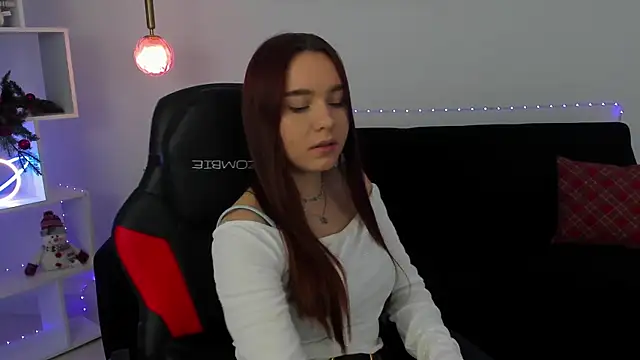 NoraHaynes online show from December 22, 3:03 am