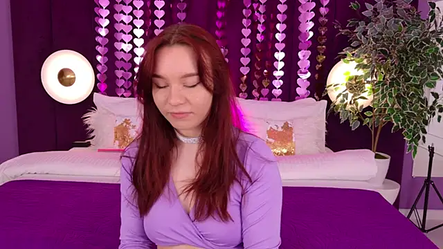 NoraHaynes online show from April 5, 3:04 am