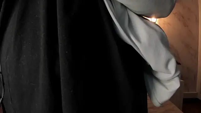 Snapshot of Paula_And chatting on February 10, 11:25 am Paula And online show from February 10, 11:25 am