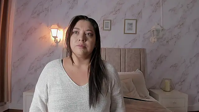 Snapshot of Paula_And chatting on March 1, 11:12 am Paula And online show from March 1, 11:12 am