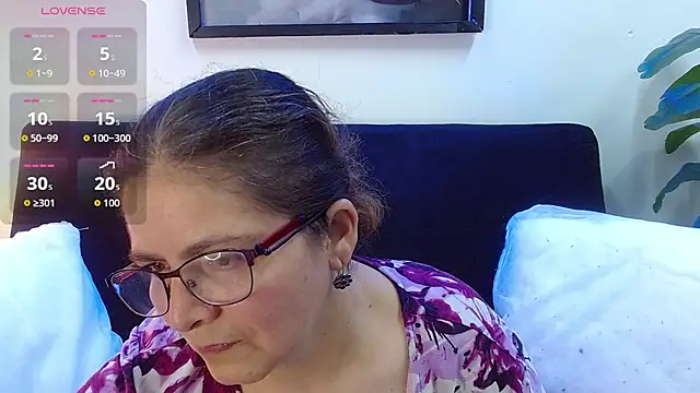 Snapshot of Linda_banks_ chatting on September 23, 1:52 am Linda banks online show from September 23, 1:52 am