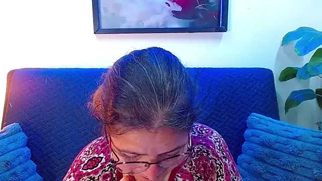 Snapshot of Linda_banks_ chatting on October 2, 1:34 am Linda banks online show from October 2, 1:34 am