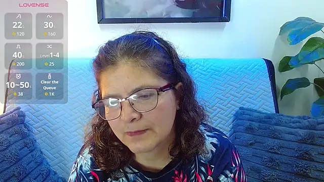 Snapshot of Linda_banks_ chatting on October 9, 2:09 am Linda banks online show from October 9, 2:09 am