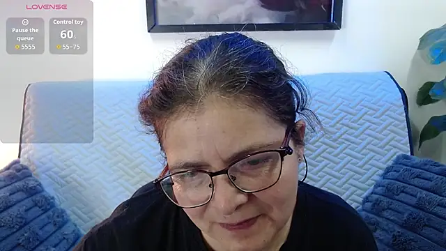 Snapshot of Linda_banks_ chatting on October 10, 1:37 am Linda banks online show from October 10, 1:37 am