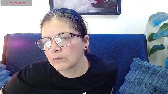 Snapshot of Linda_banks_ chatting on October 11, 2:44 am Linda banks online show from October 11, 2:44 am